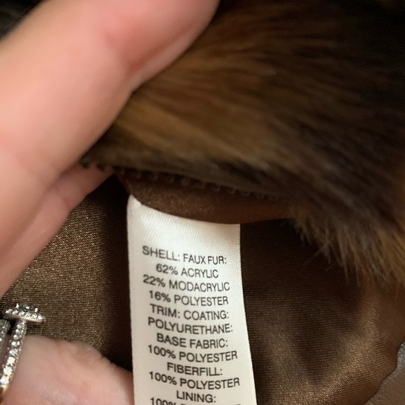 Chico’s fur vest…..size 1….EUC - Picture 3 of 4